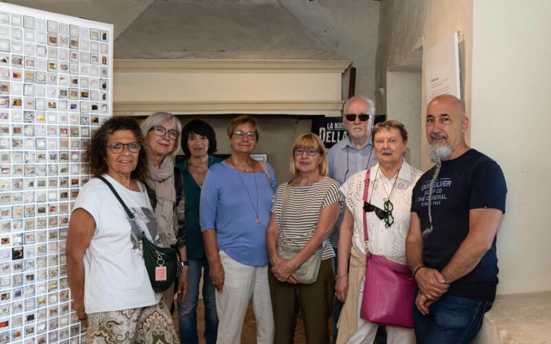 Proseguono le visite guidate con l'autore Gabriele Fiolo, della mostra La Nuova Forma della Luce alla Rocca di Dozza.